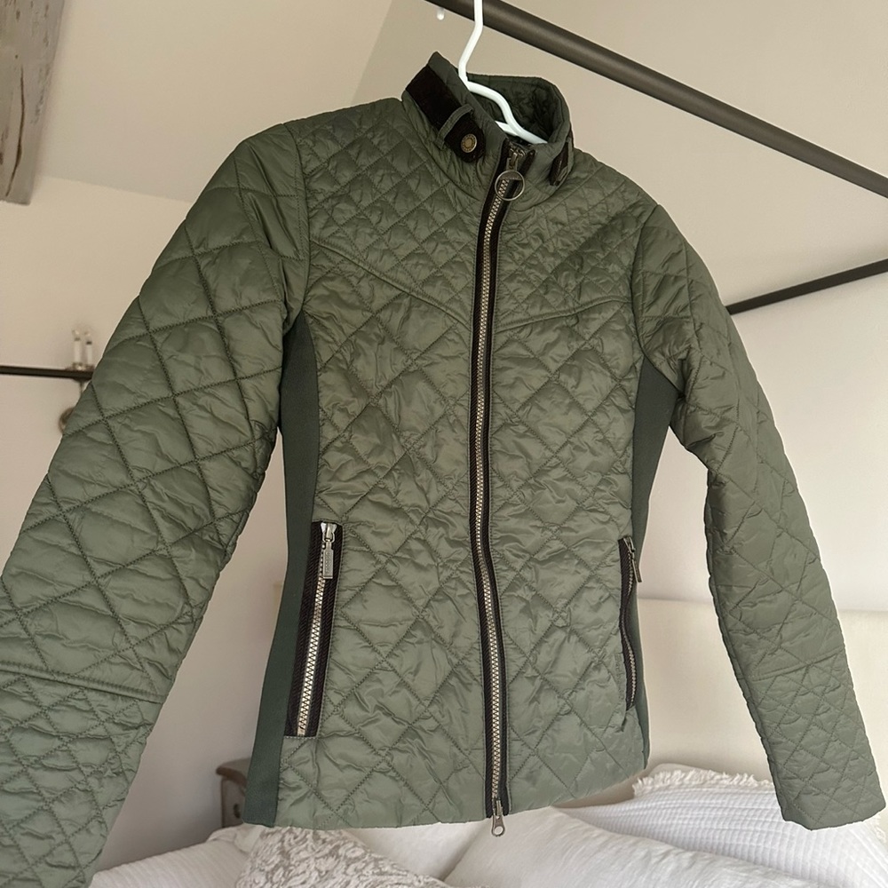Barbour Women’s Grassmere Quilted Jacket